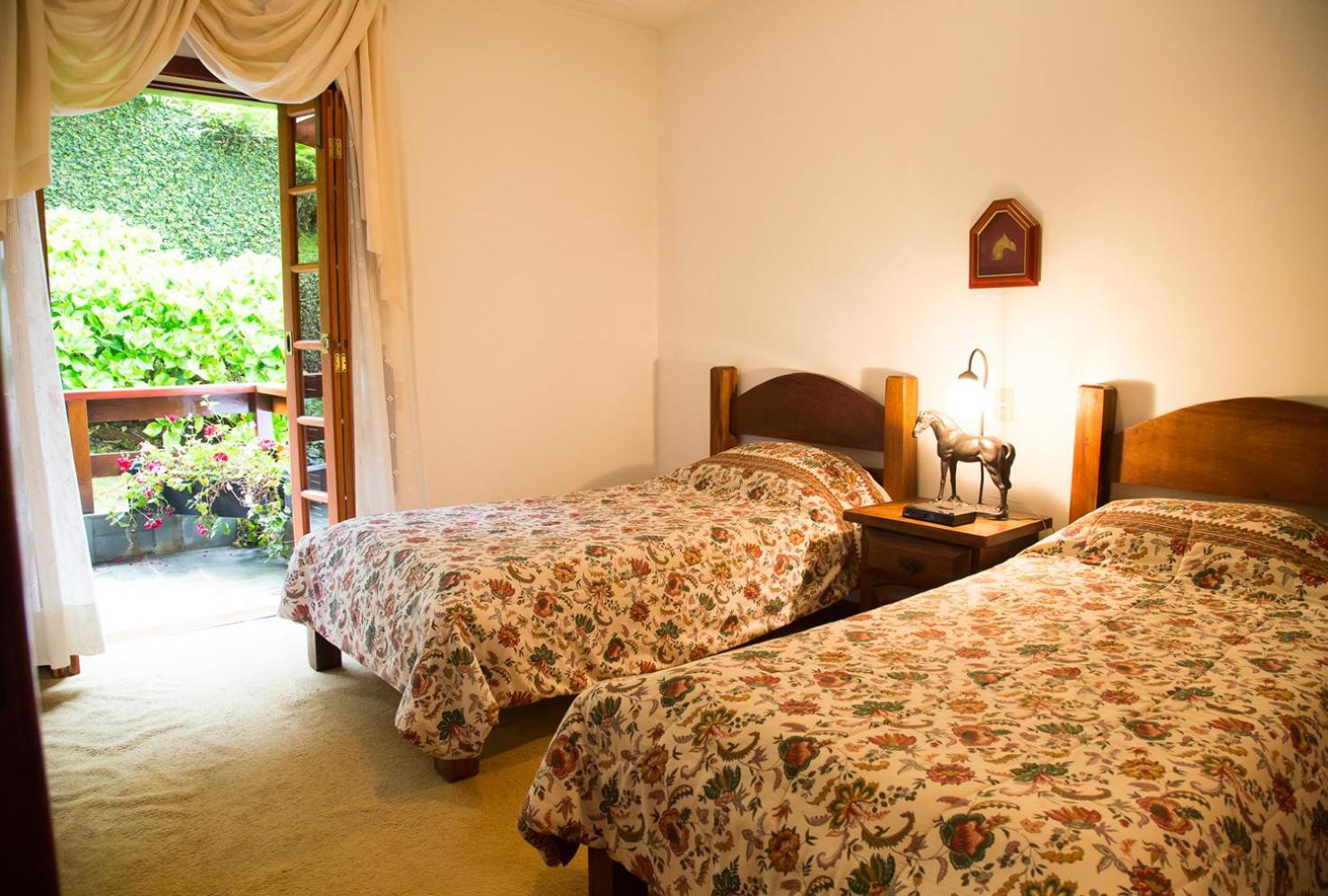 Apartamento Para Temporada No Alto Do Capivari Campos do Jordão Quarto foto